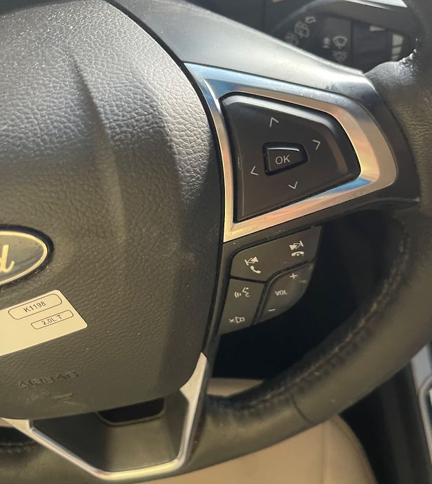 Steering wheel - 2019 Ford Edge SEL