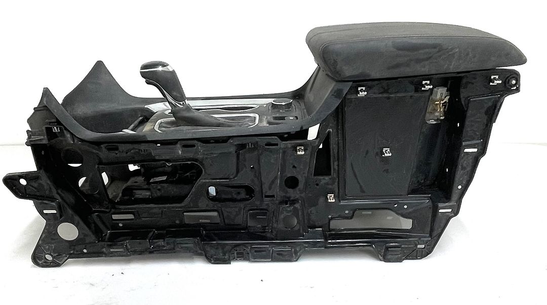 Console front - 2019 Chevrolet Traverse LT Cloth