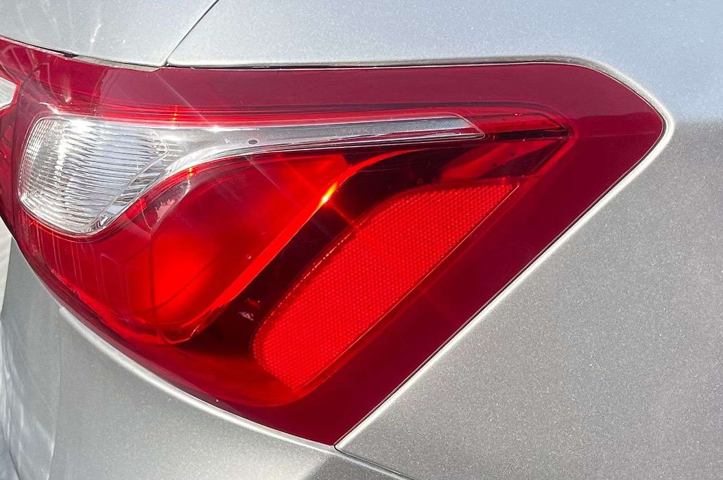 Tail Light (RH) - 2018 Chevrolet Equinox