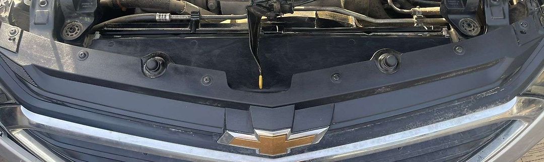 Radiator cover baffle - 2018 Chevrolet Equinox