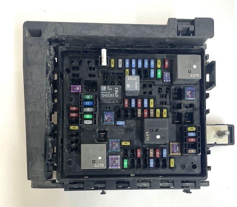 Fuse box - 2018 Cadillac XT5 Premium Luxury