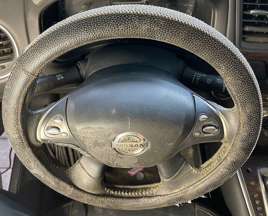 Steering wheel - 2014 Nissan Pathfinder