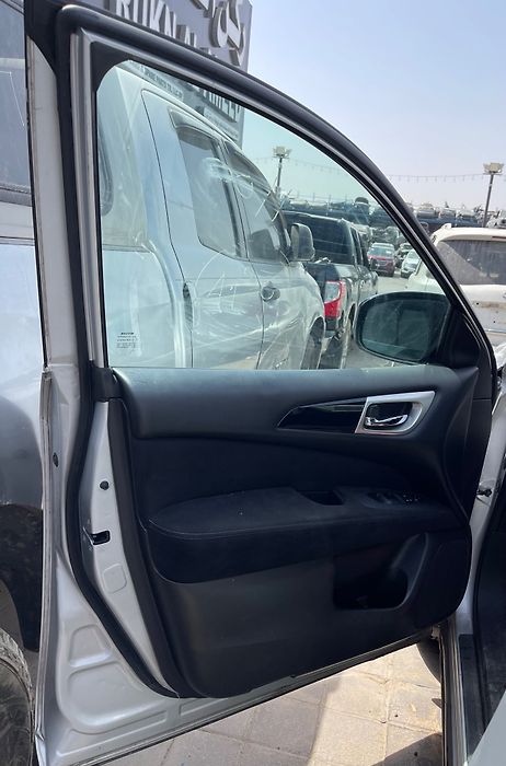 Door (LHF) - 2014 Nissan Pathfinder SE 3.5i