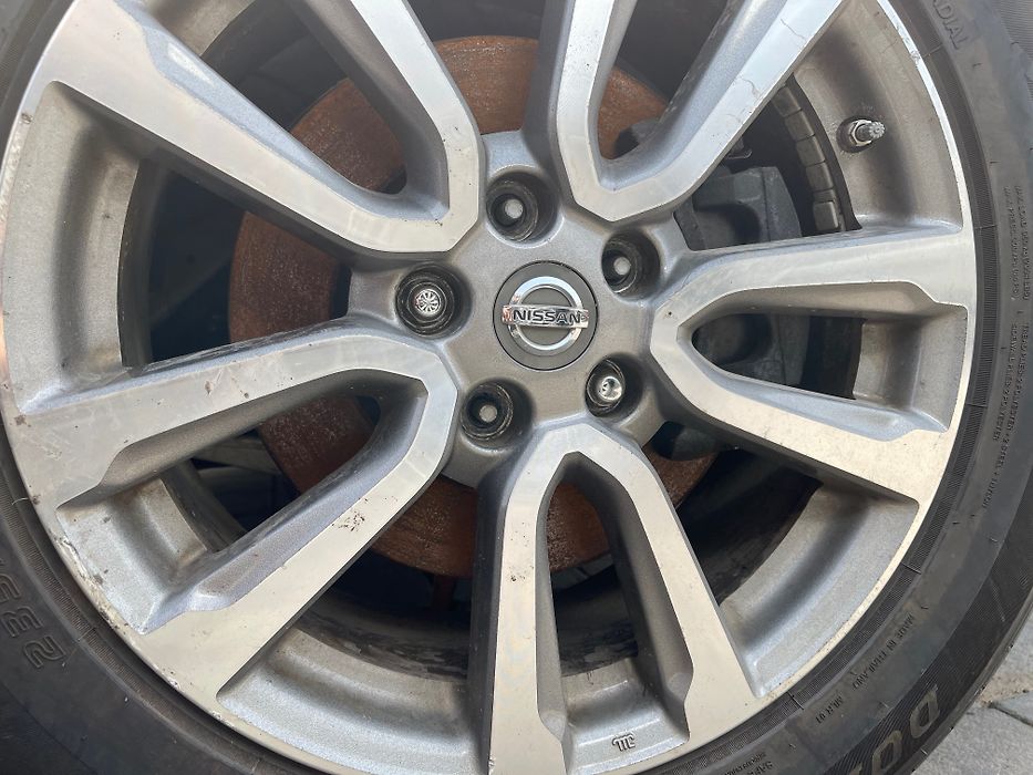 Rim - 2014 Nissan Pathfinder SE 3.5i