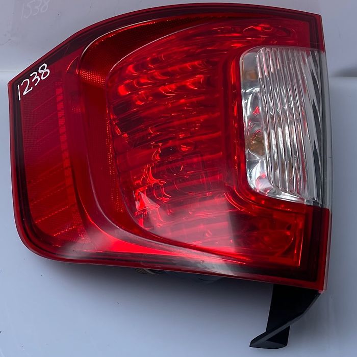 Tail Light (RH) - 2011 Ford Edge