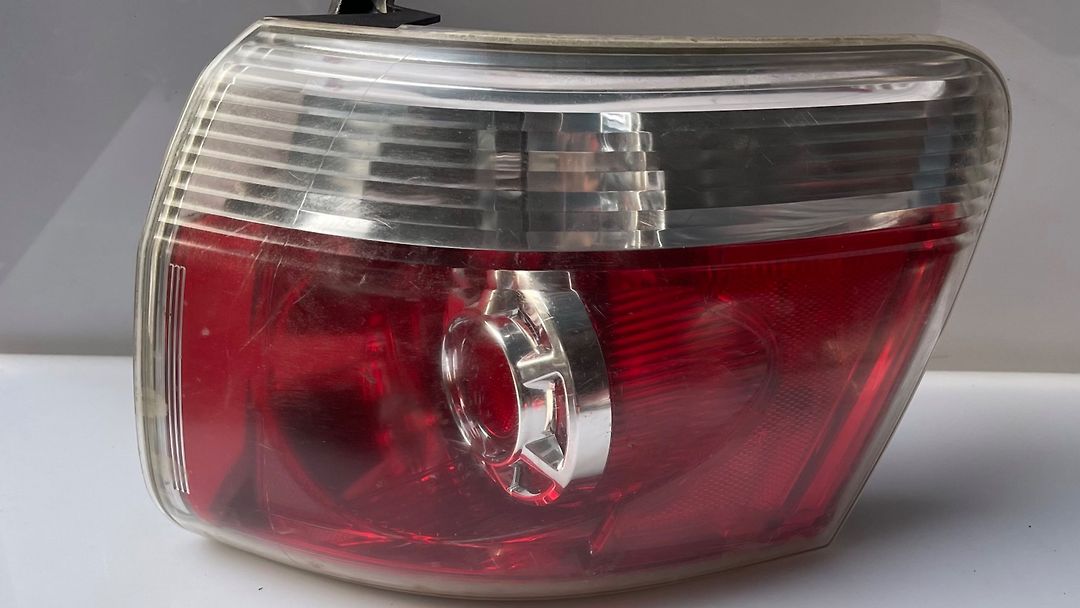 Tail Light (RH) - 2009 GMC Acadia