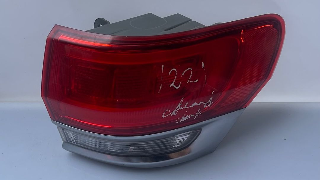 Tail Light (RH) - 2015 Jeep GRAND CHEROKEE