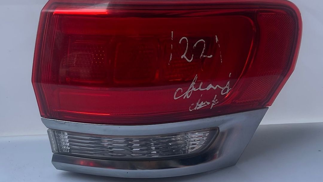 Tail Light (RH) - 2015 Jeep GRAND CHEROKEE