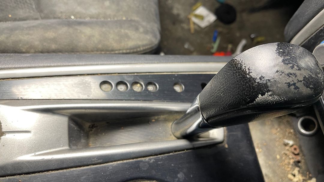 Gear Shift Knob(Automatic) - 2013 Nissan Pathfinder 3.5i