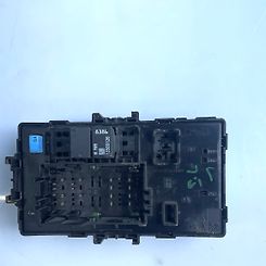 instrument panel fuse box  - 2015 GMC DENALI