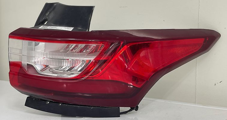 Tail Light (RH) - 2020 Chevrolet Traverse LT Cloth