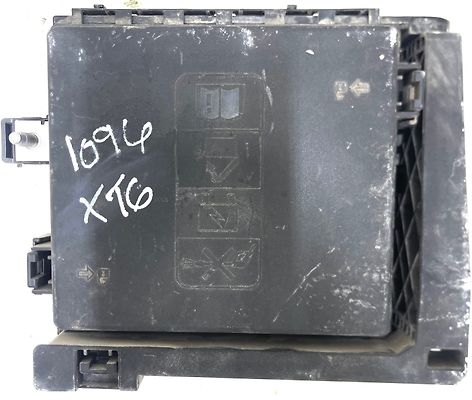 Fuse box - 2020 Cadillac XT6 Premium Luxury FWD