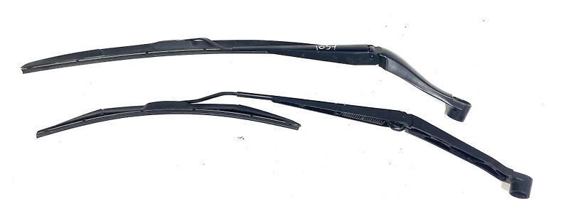 Windshield wiper - 2018 Cadillac XT5 Premium Luxury