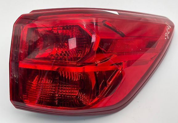 Tail Light (RH) - 2016 Nissan Pathfinder