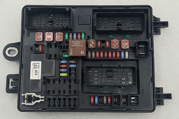 Fuse box - 2018 Cadillac CTS Luxury (AWD)