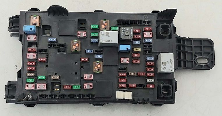 Fuse box - 2016 Cadillac CT6 3.6L Premium Collection