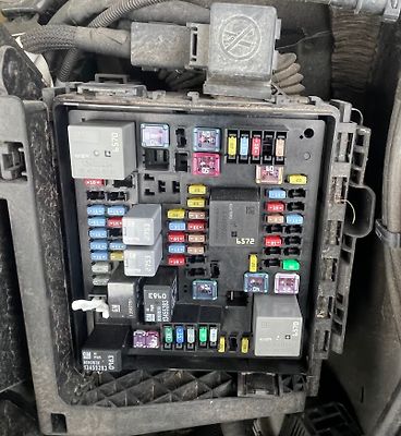 Fuse box - 2020 Cadillac XT6 Premium Luxury