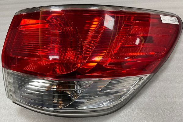 Tail Light (RH) - 2014 Nissan Pathfinder