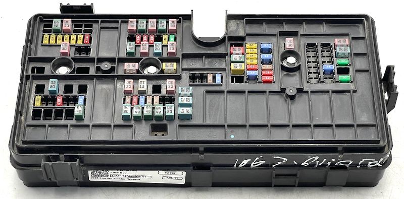 Fuse box - 2020 Lincoln Aviator Reserve