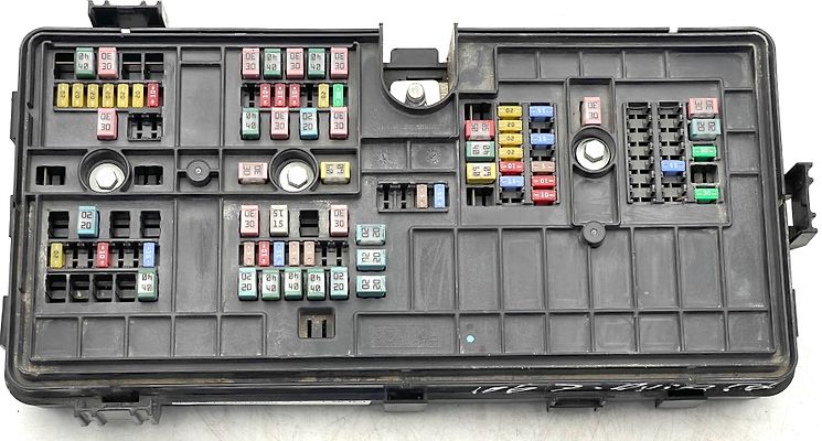 Fuse box - 2020 Lincoln Aviator Reserve