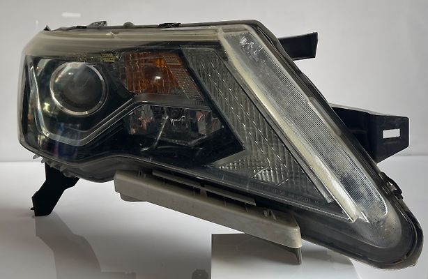 Headlight (RH) - 2016 Nissan Pathfinder