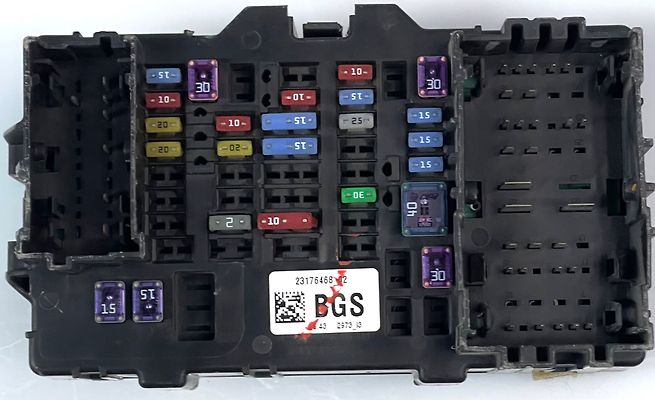 Fuse box - 2014 Chevrolet SILVERADO