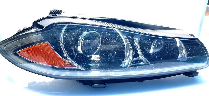 Headlight (RH) - 2013 Jaguar XF