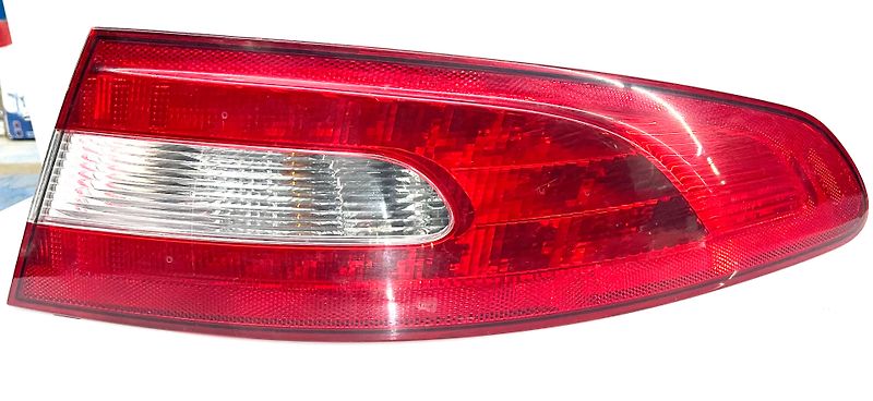 Tail Light (RH) - 2011 Jaguar XF