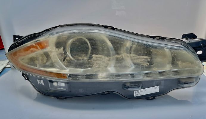 Headlight (RH) - 2012 Jaguar XJ