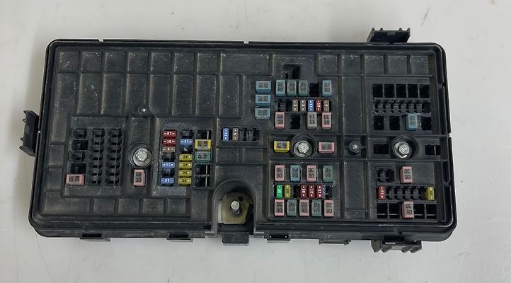 Fuse box - 2013 Ford Explorer XLT