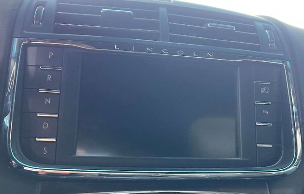 Info-gps-tv screen - 2017 Lincoln Continental