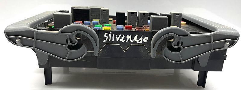 Fuse box - 2013 Chevrolet SILVERADO