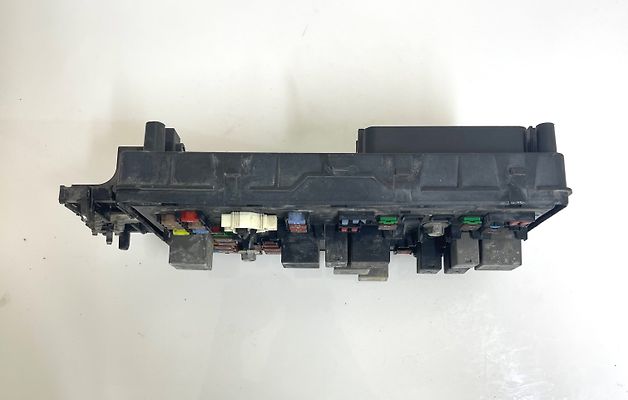 Fuse box - 2019 Cadillac XTS Luxury FWD