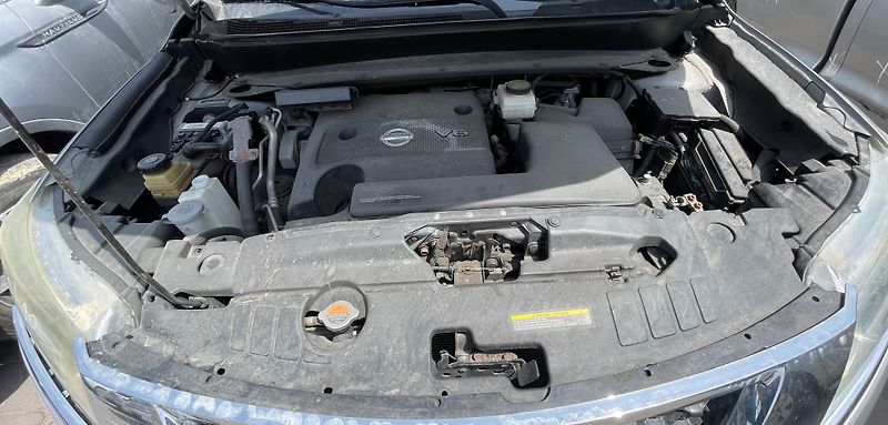 Engine  - 2014 Nissan Pathfinder SE 3.5i