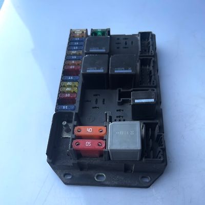 Engine compartment fuse box - 2006 Land Rover RANGE ROVER VOGUE