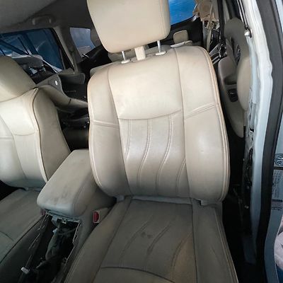 Front Seat (LHS) - 2015 Infiniti QX60