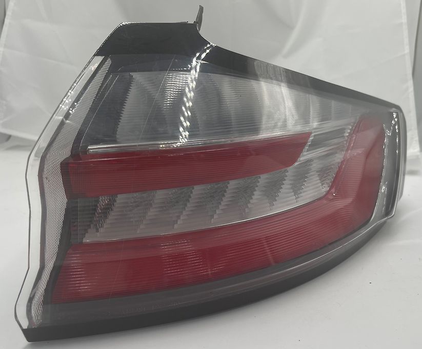 Tail Light (RH) - 2019 Ford Edge SEL