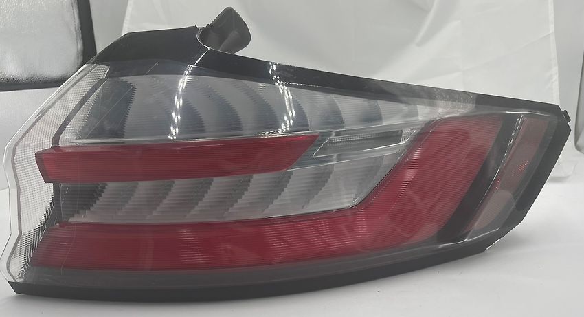 Tail Light (RH) - 2019 Ford Edge SEL