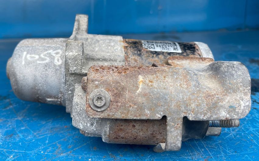 Starter motor - 2021 GMC Yukon SLT