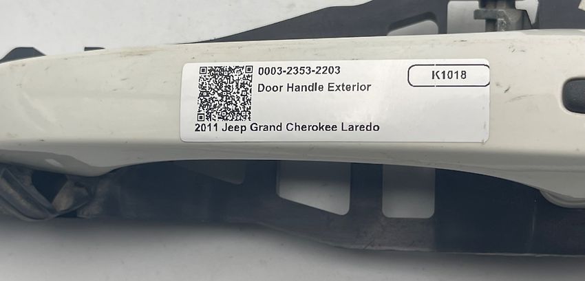 Door handle exterior - 2011 Jeep Grand Cherokee LAREDO